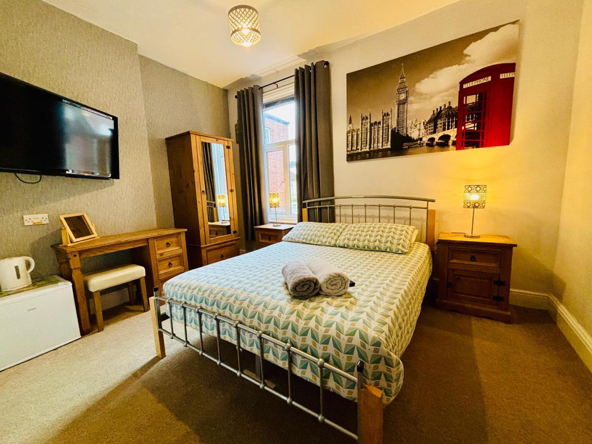 Deluxe Double Room with Shower